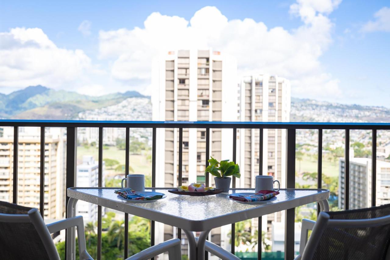 Beautiful Mountain View In Waikiki Sunset With Parking Appartement Honolulu Buitenkant foto